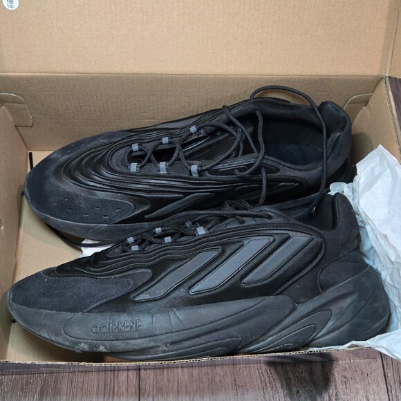 Adidas Originals Ozelia Triple Black Sneakers – Men’s 10.5 main image 5